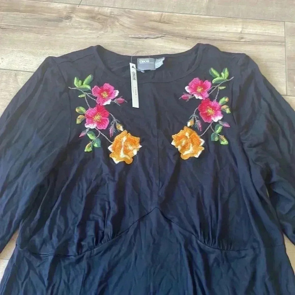 ASOS Curve Black Floral Embroidered Dress - Picture 6 of 12